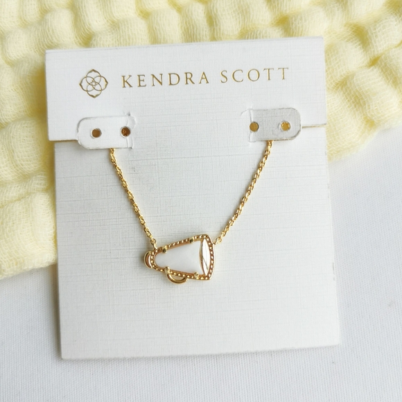 Kendra Scott Jewelry - Kendra Scott Cheer Necklace - White Mother-of-Pearl